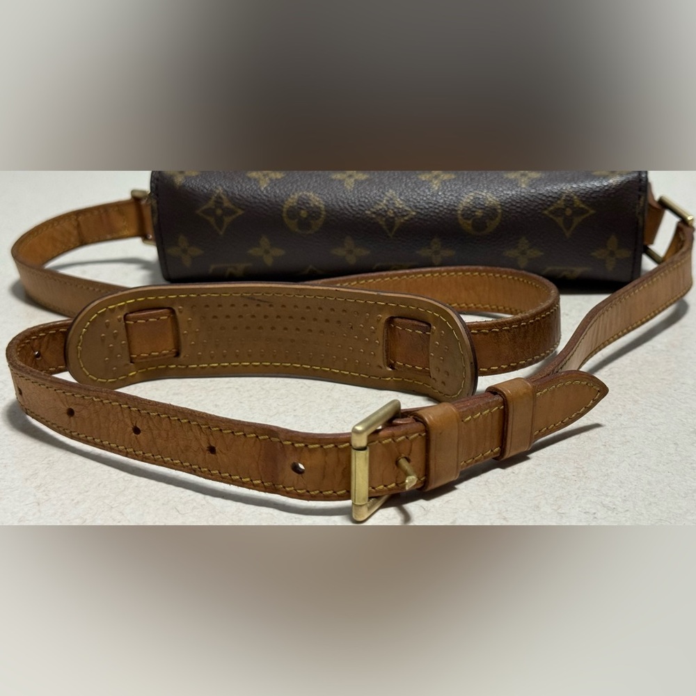 Louis Vuitton Vintage Saint Cloud GM Monogram Canvas - Picture 9 of 16